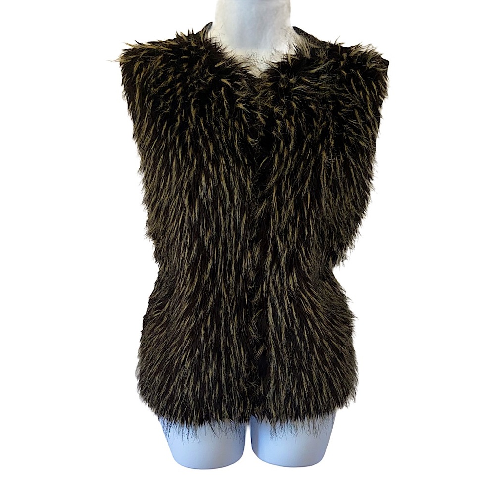 KiKit Studio Faux Fur Vest. Size Large